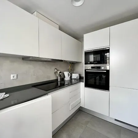 3 By Homing Apartment